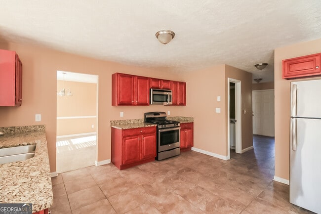 Building Photo - 2095 Sugar Creek Falls Ct