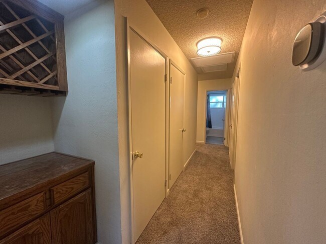 Building Photo - 4 Bedroom 2 Bathroom Home with Landscaped ...