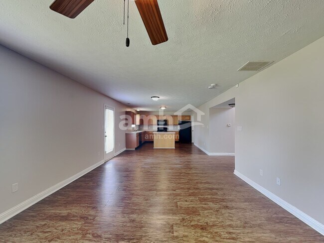 Building Photo - 960 Foxtail Ct