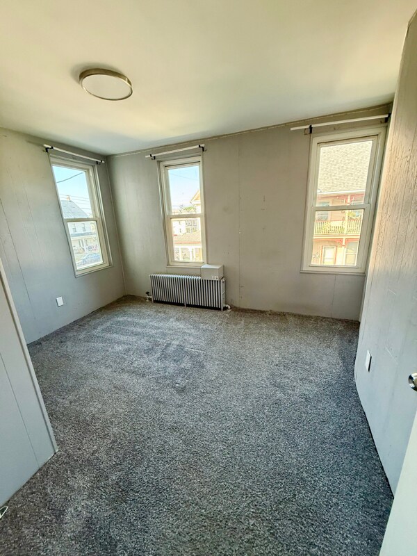 Building Photo - 214 E Cherry St