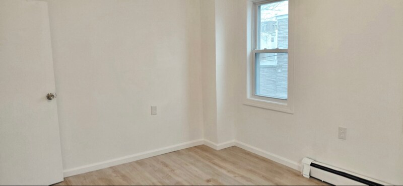 Building Photo - 301 Somerset St