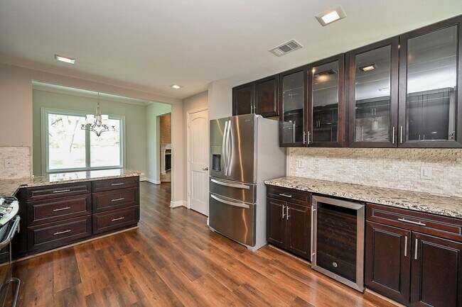 Building Photo - 414 Fox Briar Ln