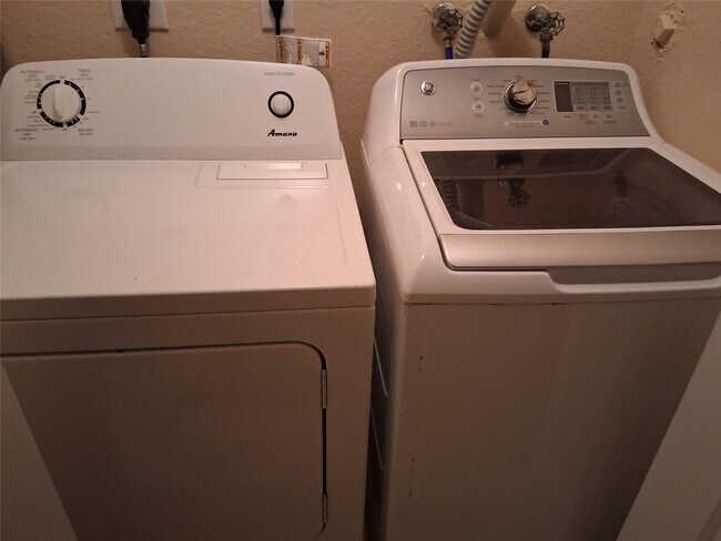 Building Photo - 1425 SE 24th Ct