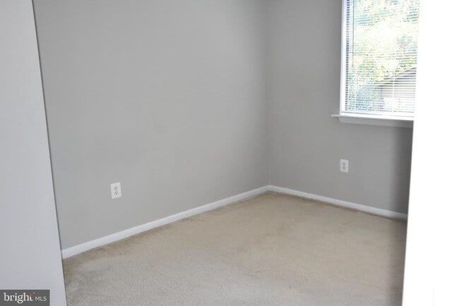 Building Photo - 10665 Myrtle Oak Ct