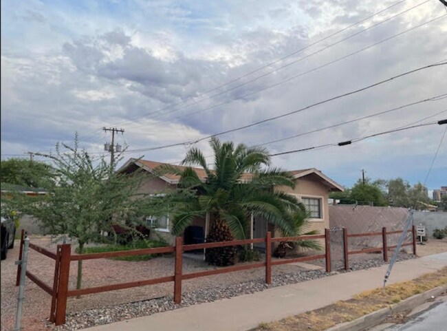 Building Photo - OPEN HOUSE WEDNESDAY AUGUST 6TH FROM 2PM T...
