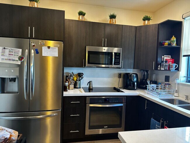 Building Photo - 3397 W 94th Terrace