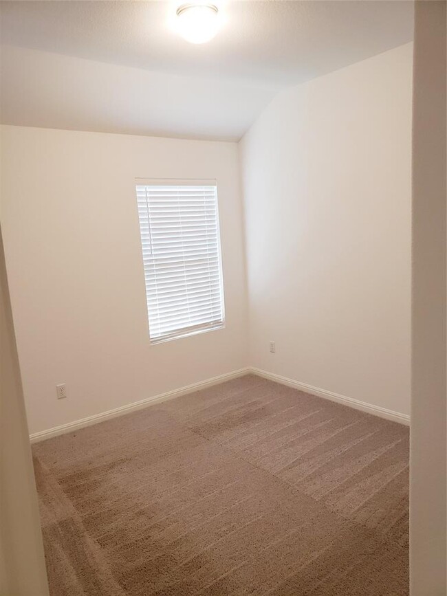 Building Photo - 2629 Bantry Rd