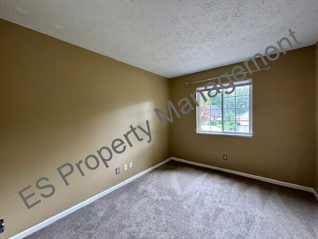 Building Photo - Wonderful 3 Bedroom 2.5 Bathroom Two Story...