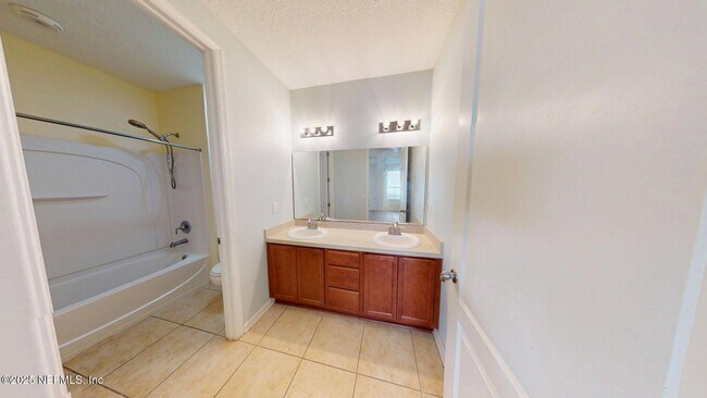 Building Photo - 15707 Lexington Park Blvd