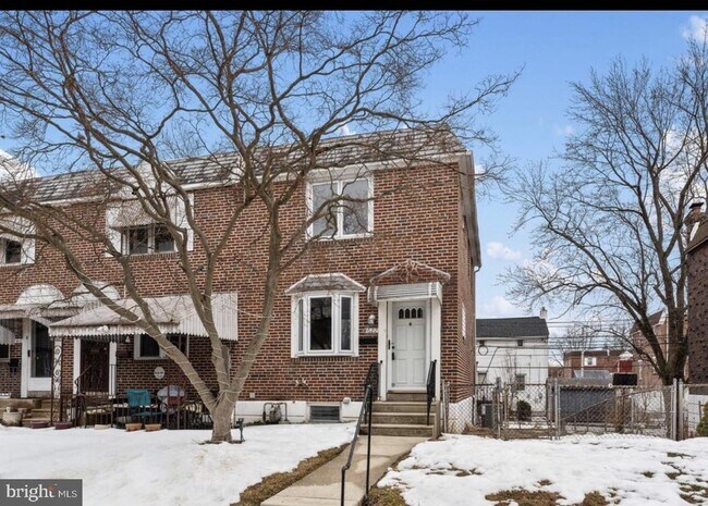 Building Photo - 622 Magnolia Ave