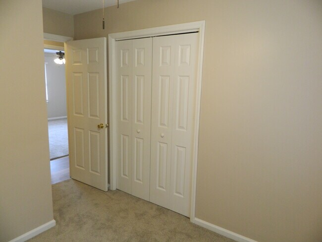 Building Photo - 75 Franklin Parke Ct