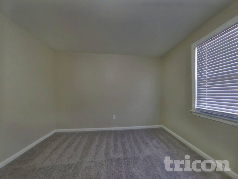 Building Photo - 2000 Gaither St