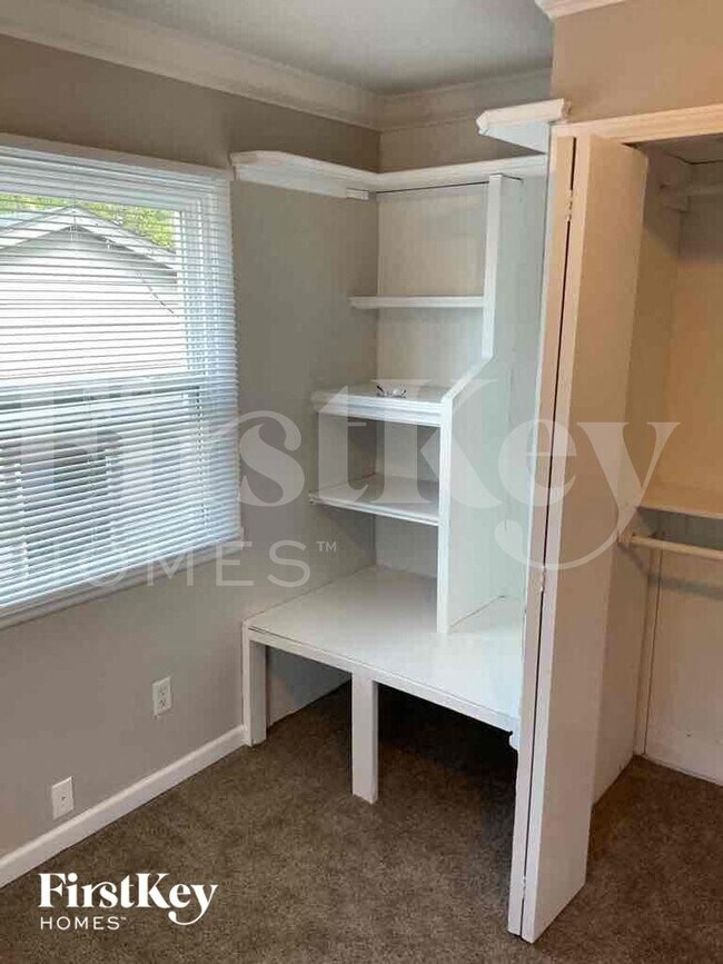 Building Photo - 3526 N Faculty Dr