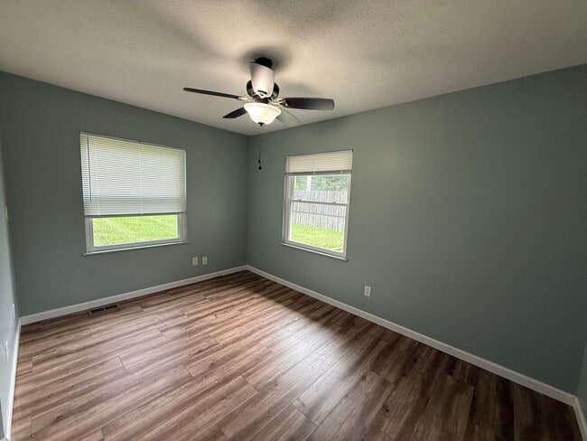 Building Photo - 3 Bedroom, 2 Bathroom House for Rent