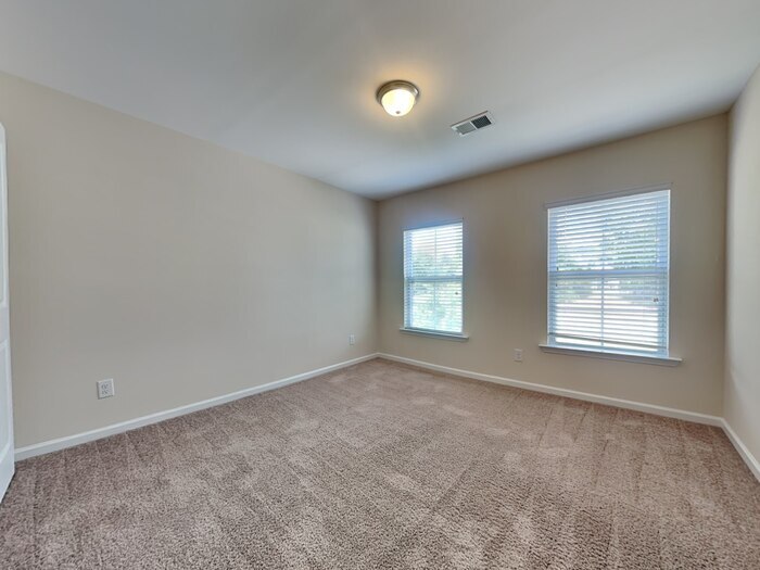 Building Photo - 394 Eagle Feather Loop