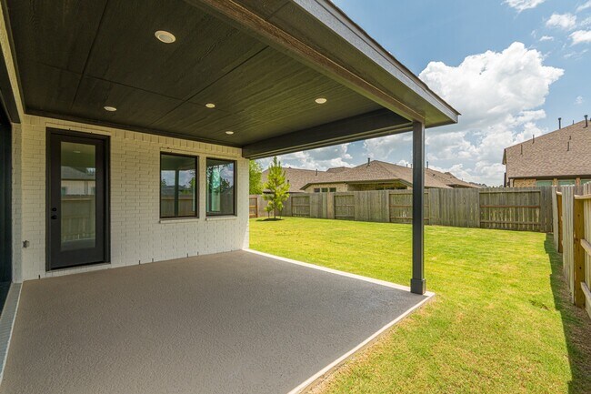Building Photo - 16231 Sheridan River Trl