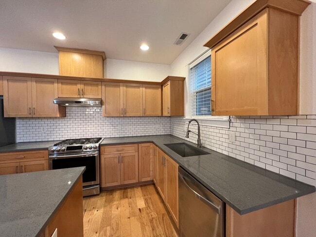 Building Photo - Beautiful 4 Bed, 2.5 Bath Home with Two Car Garage!