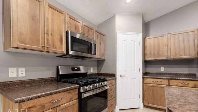Building Photo - 357 W 225 S
