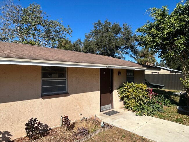 Building Photo - 10415 Alma St