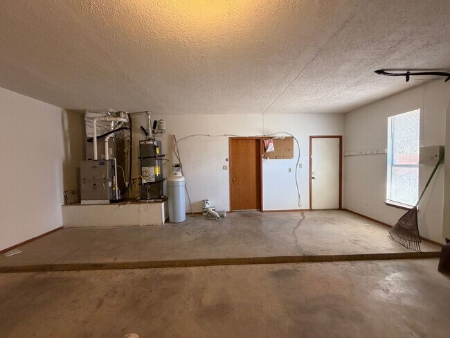 Building Photo - 7281 Spruce Mountain Loop NE