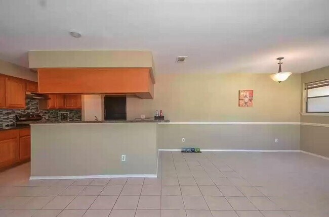 Building Photo - 1103 Dulles Ave
