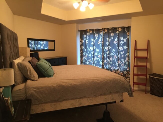 Building Photo - Beautiful Condo in Desirable Saddleback Ridge