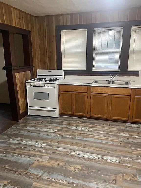 Building Photo - 2230 S 6th St