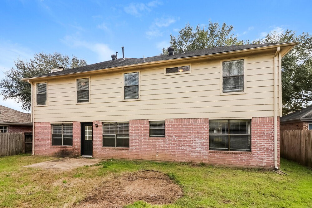Building Photo - 20006 Brandon Oaks Way