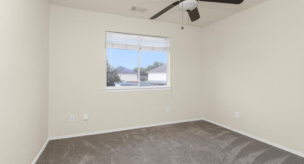Room 1 - 19338 Montclair Meadow Ln