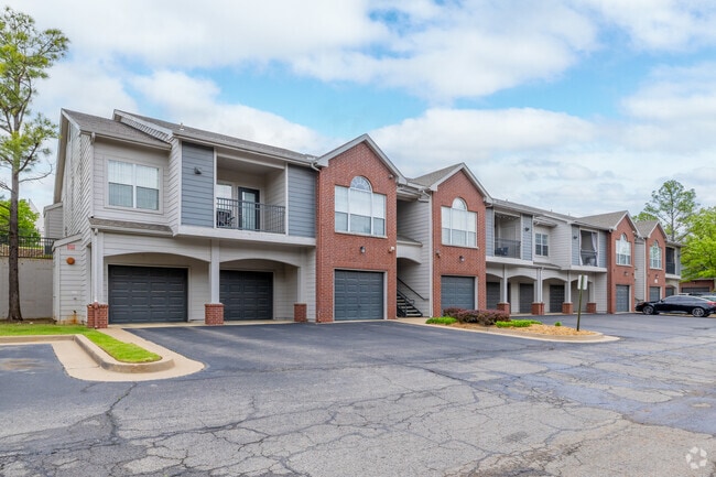 Building Photo - South Slope