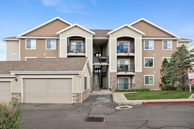 Building Photo - 157 W Springview Dr