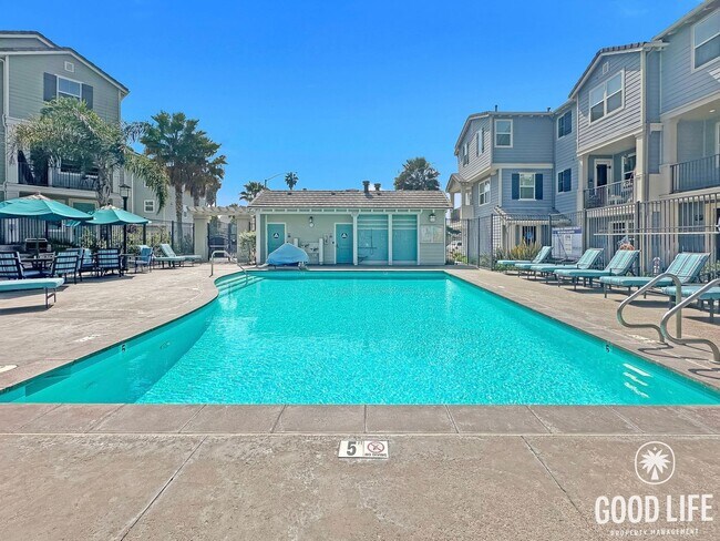 Building Photo - Beautiful 3B/3BA Townhome in Imperial Beach w/ 2-Car Garage & Community Pool!