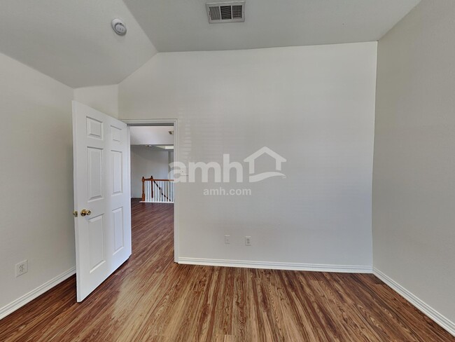 Building Photo - 2619 Hopkins Dr