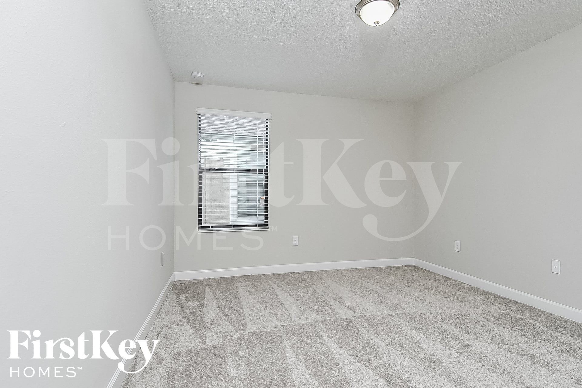 Building Photo - 9823 Ivory Dr