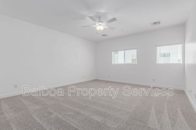 Building Photo - 1318 S 105th Pl