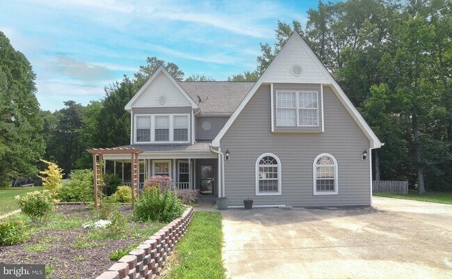 Building Photo - 48170 Livonia Cir