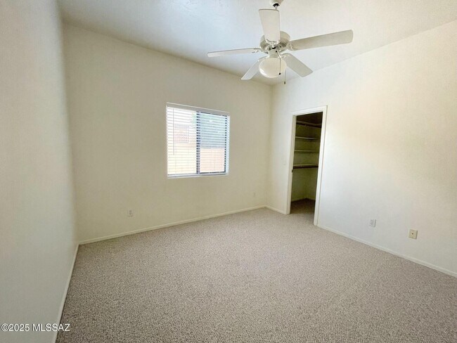 Building Photo - 7659 E Park View Dr