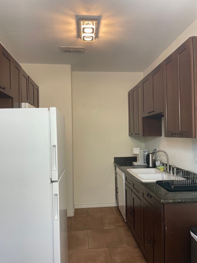 Building Photo - Brand New 1-BD OCTOBER SPECIALS!