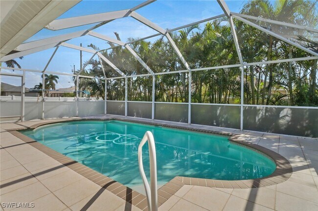 Building Photo - 2236 SW 27th St