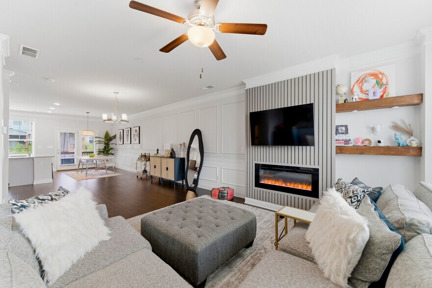 Building Photo - 528 Sonata Walk
