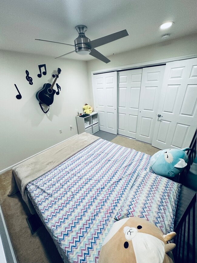 Building Photo - 72 Andrews Way