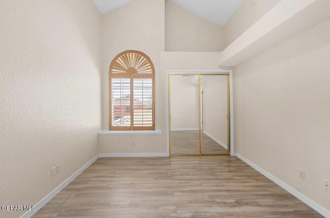 Building Photo - 684 Moondale Dr