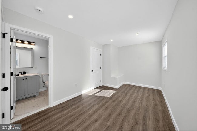 Building Photo - 8 Marley Neck Rd