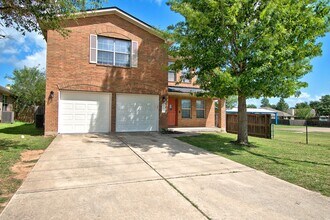 Building Photo - Well Maintained 4 Bed House in Kyle