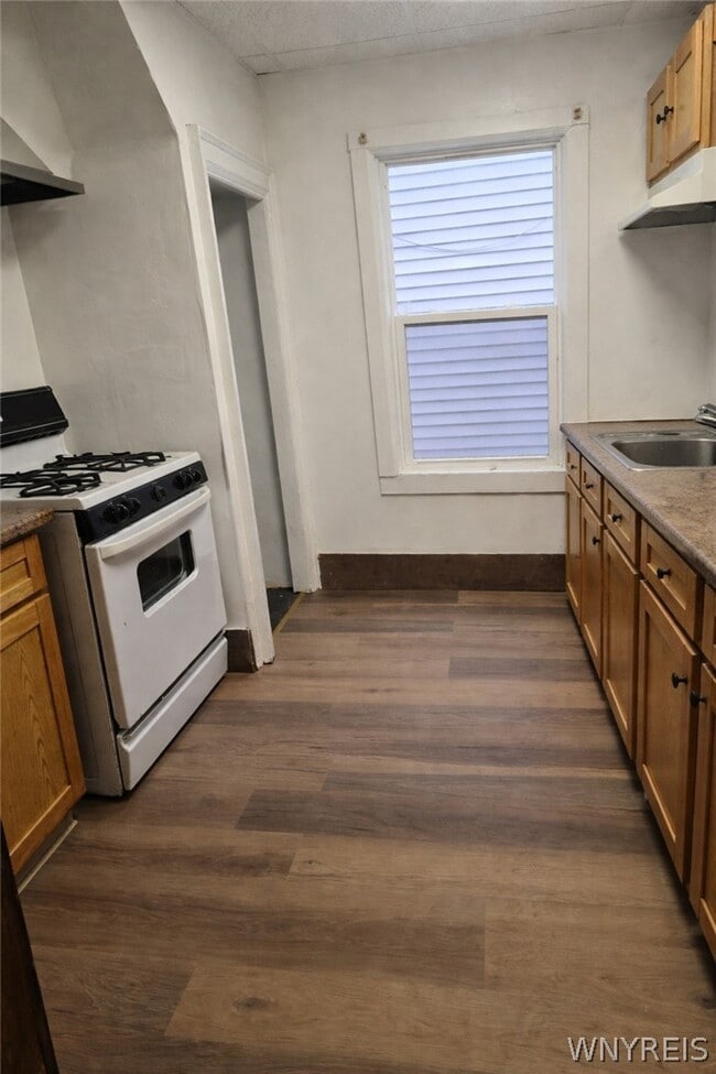 Building Photo - 193 Merrimac St