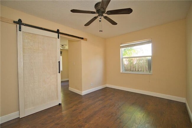 Building Photo - 412 SW 13th St