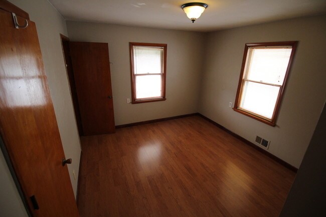 Building Photo - 3 bedroom house with basement