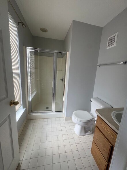 Building Photo - 17200 Addington Dr