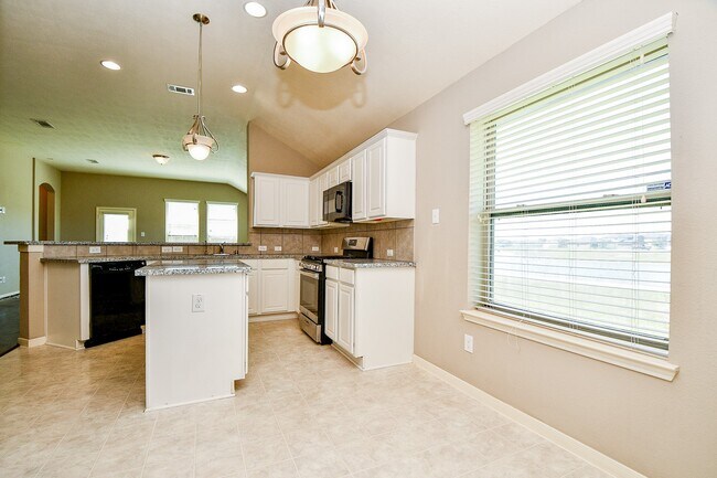 Building Photo - 2023 Manchester Crossing Dr