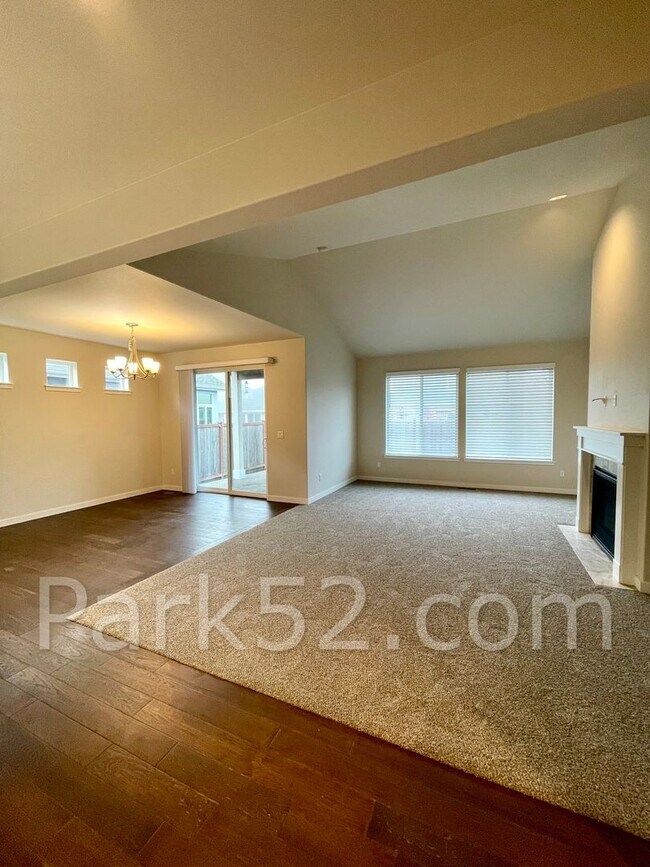 Building Photo - Half Off First Full Month! 4 Bedroom Single Family Home in Lacey